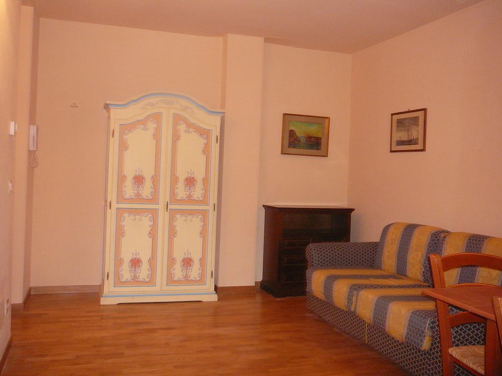 Il Cervo Bianco Aparthotel Абетоне Стая снимка