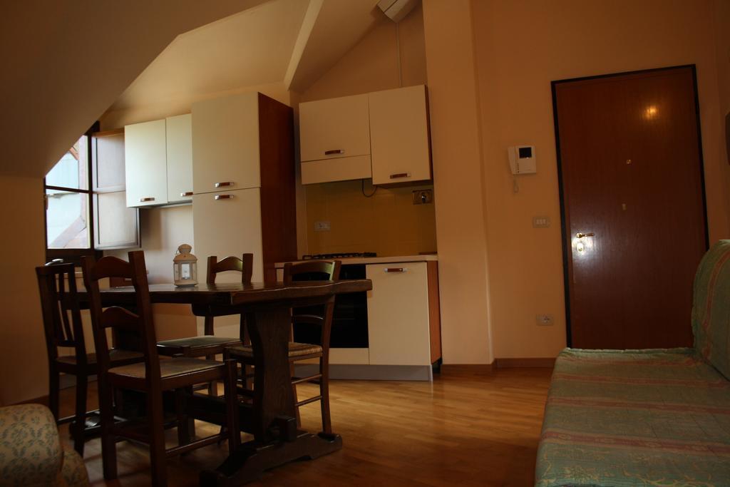 Il Cervo Bianco Aparthotel Абетоне Стая снимка